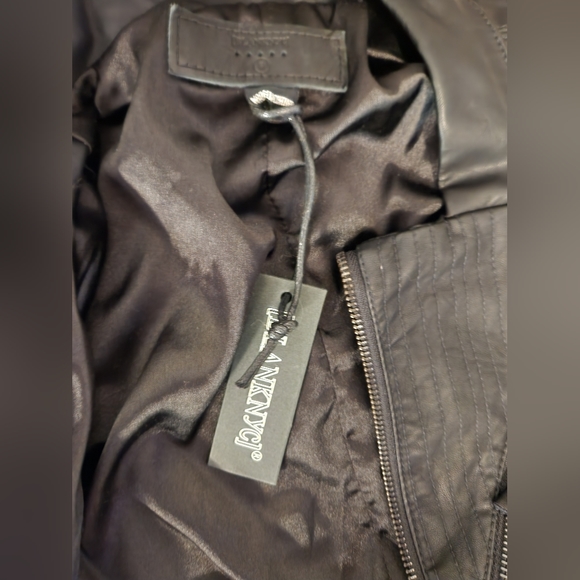NwT Blank NYC Tailored Vegan Leather Biker Moto Jacket Black Size Small - Picture 11 of 14